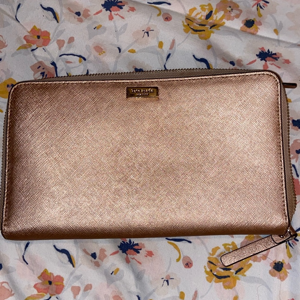 Large Kate Spade Wallet